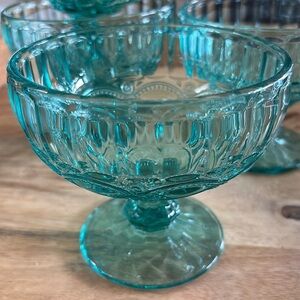 Set of 4 glass bowls